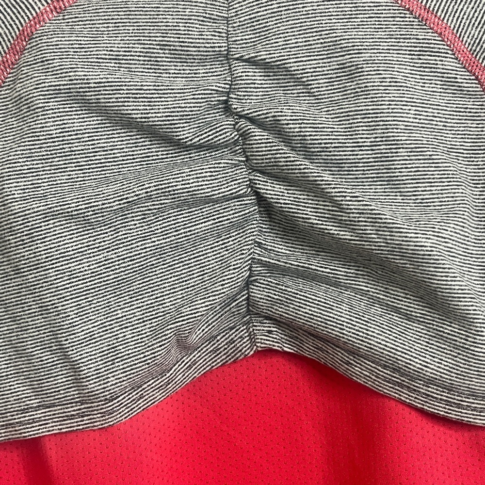 Lucy Tech Gray Striped Ruched Workout Top Large - Picture 9 of 9